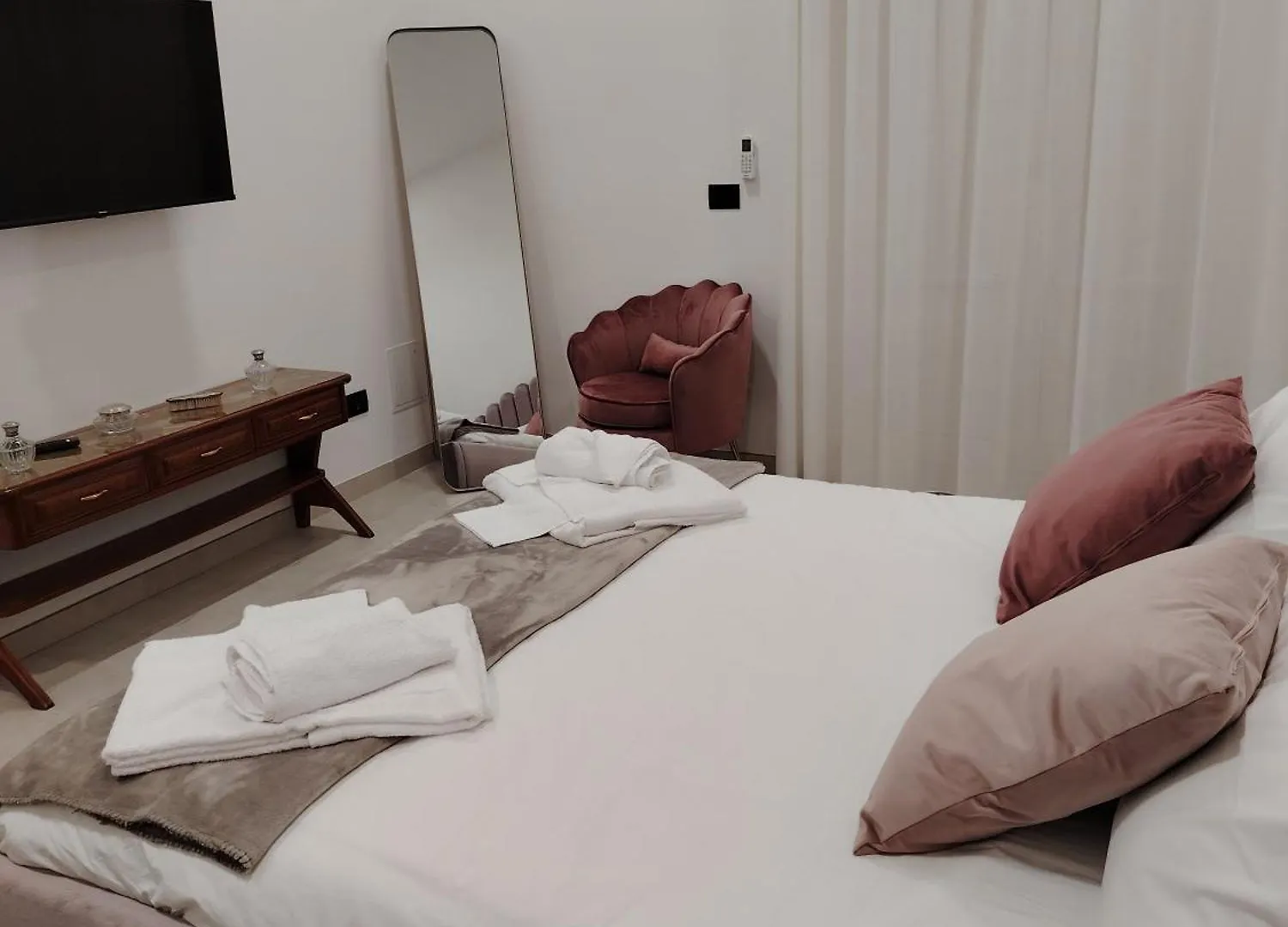 Bed and Breakfast La Dimora Degli Scrittori Giarre Bed & Breakfast